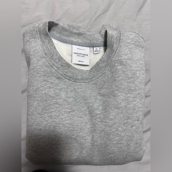 Aritzia Sweaters - Aritzia Sweatfleece Perfect Crewneck in Heather Chrome